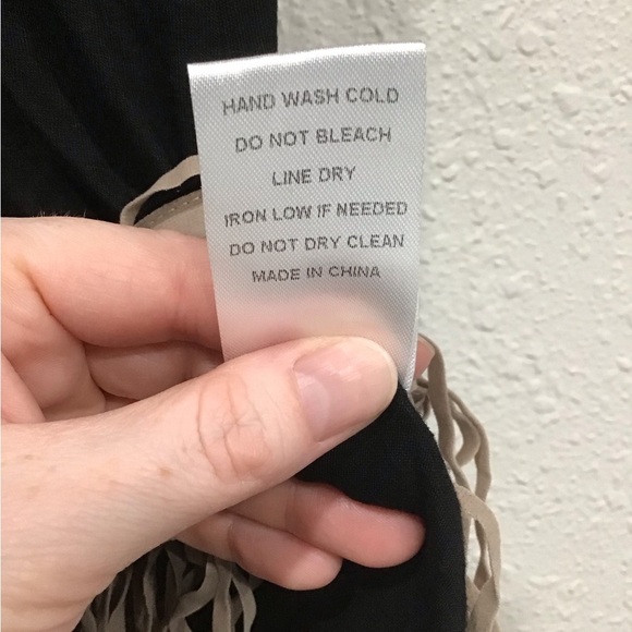 NWT Origami by Vivien Black Taupe Suede Fringe Hem Western Boho Tank Top Size L - Picture 6 of 7